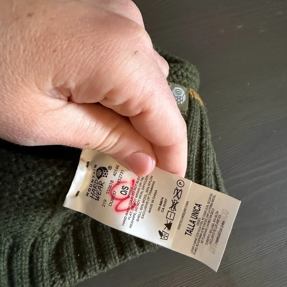 Mountain Hardwear new never